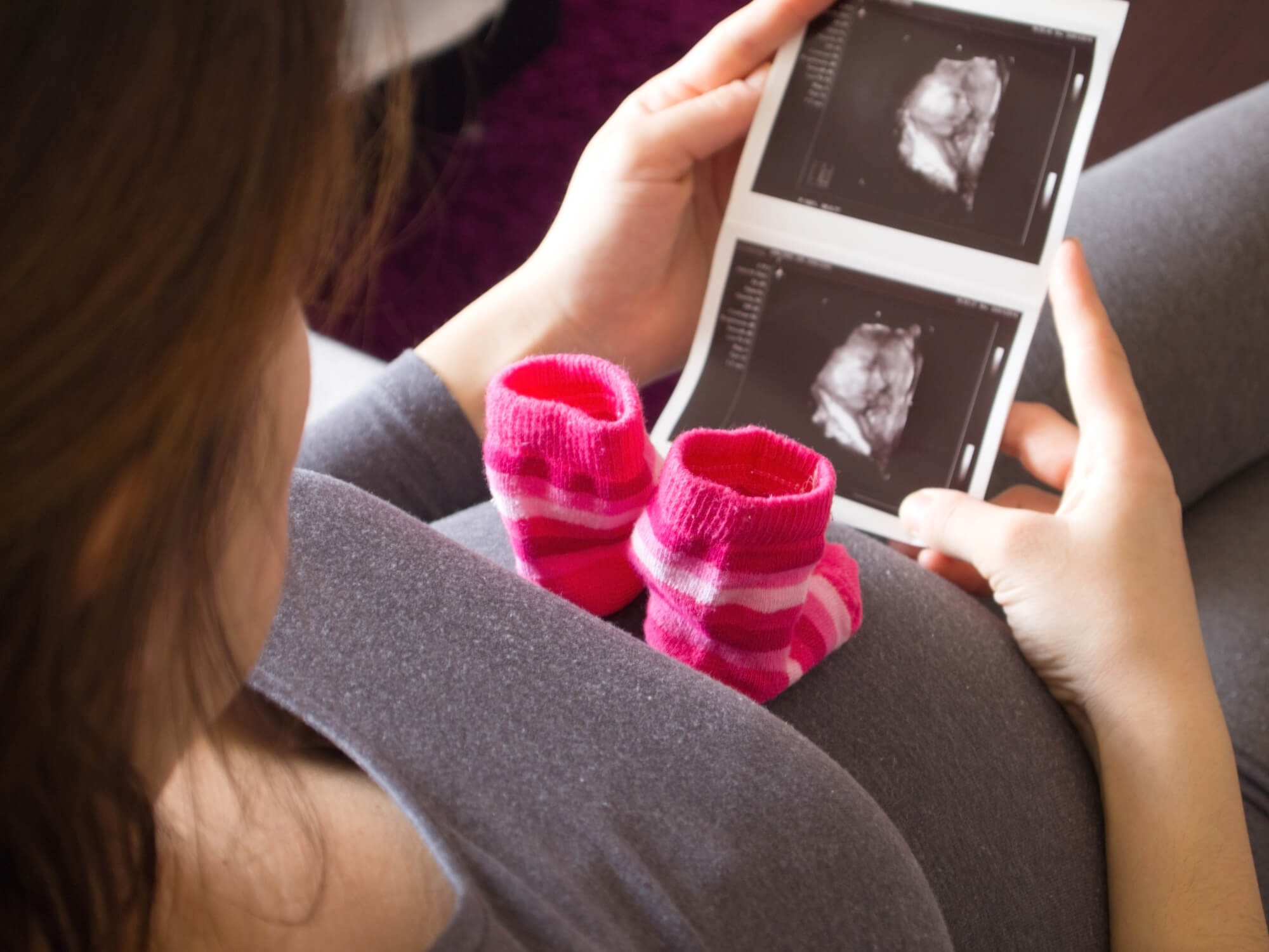 Crecimiento del bebé en la pancita de mamá en el tercer trimestre