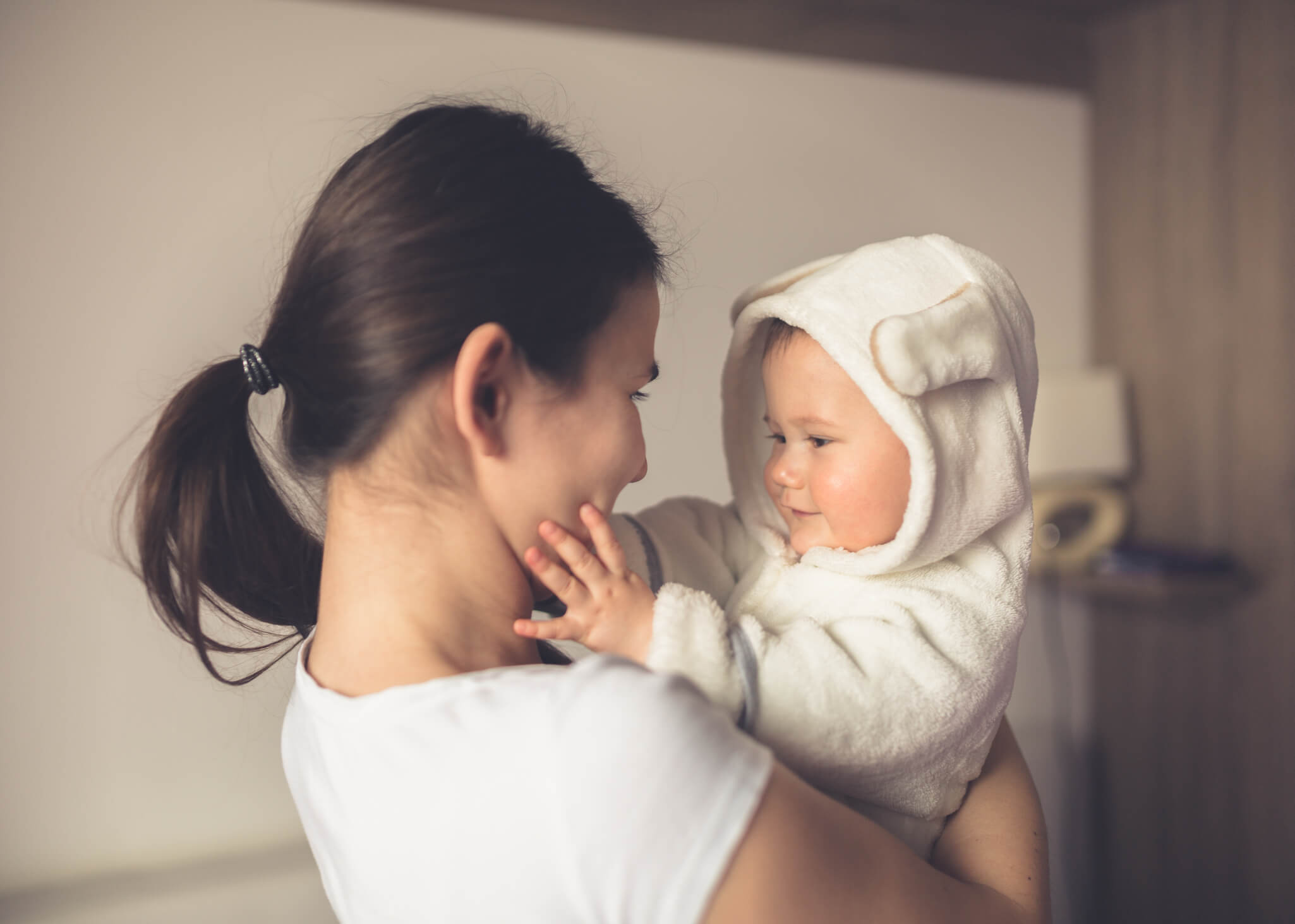 mamá junto con su bebé