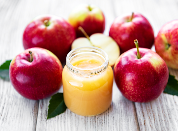Las manzanas es una fruta que puede comer un bebe de 6 meses