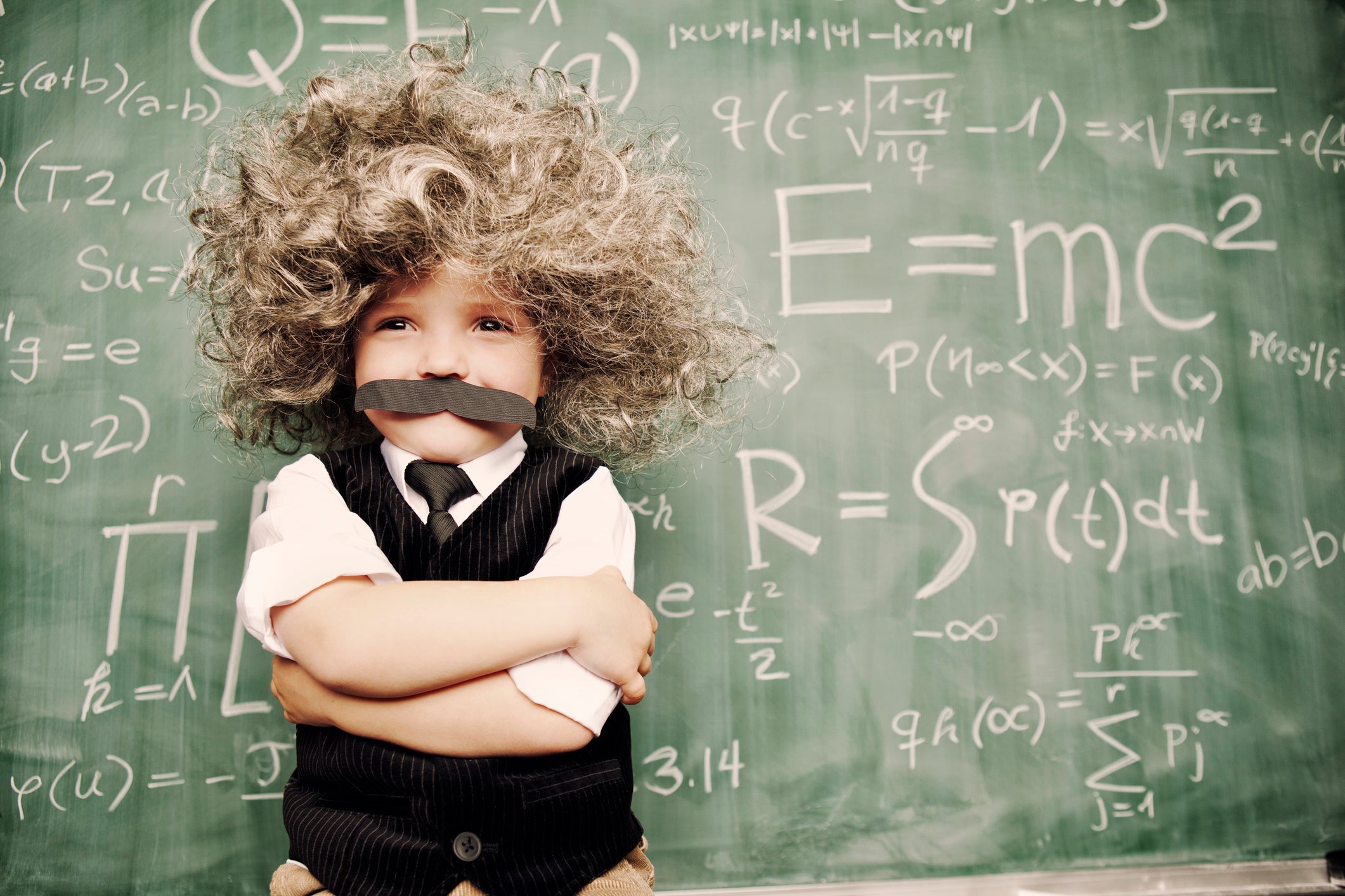 Pequeño disfrazado de einstein logica matemática
