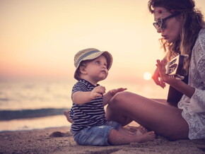 beneficios de cantarle a los bebés