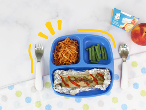 plato con pescado horneado, vegetales y yogurt Gerber