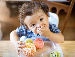 Snacks adecuados para una alimentación sana en tu bebé. Snacks adecuados para una alimentación sana en tu bebé.