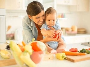 Mama y primera papilla para mi bebe de 6 meses