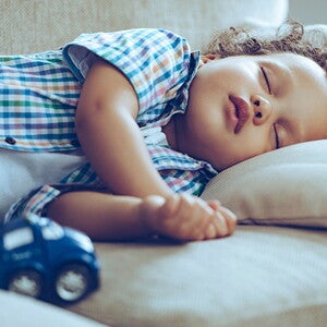 anemia en niños bebe durmiendo en el sillón anemia en niños