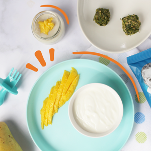 plato con 2 bolitas de brocoli con queso y otras comidas para bebes plato con 2 bolitas de brocoli con queso y otras comidas para bebes