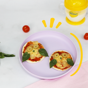 pizzitas saludables para bebé y vaso entrenador con leche nido pizzitas saludables para bebé y vaso entrenador con leche nido