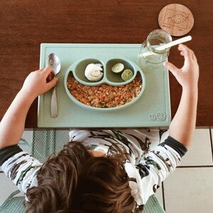 ¿Qué bebidas puede y debe tomar en cada etapa un bebé? bebidas para bebes