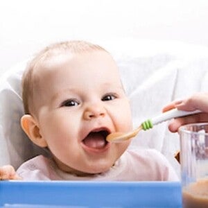 Elegir sabiamente alimentos con hierro para bebés de 6 meses te será de gran ayuda
