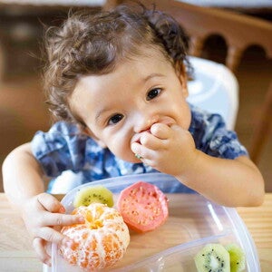 Snacks adecuados para una alimentación sana en tu bebé. Snacks adecuados para una alimentación sana en tu bebé.