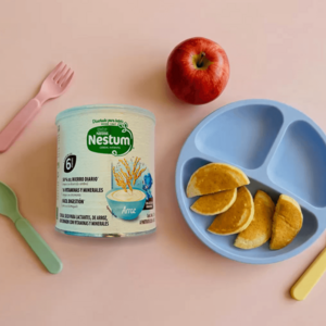 Receta para bebés de 8 meses de mini hotcakes de nestum arroz con manzana