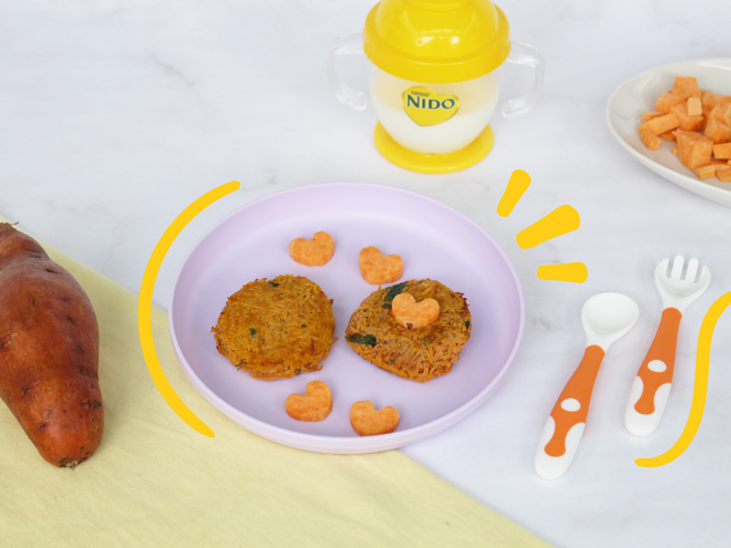 plato con hash brown de camote y vaso entrenador con leche nido plato con hash brown de camote y vaso entrenador con leche nido