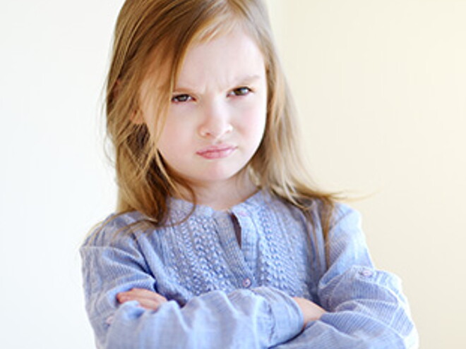 Niña-pequeña-enojada Niña-pequeña-enojada