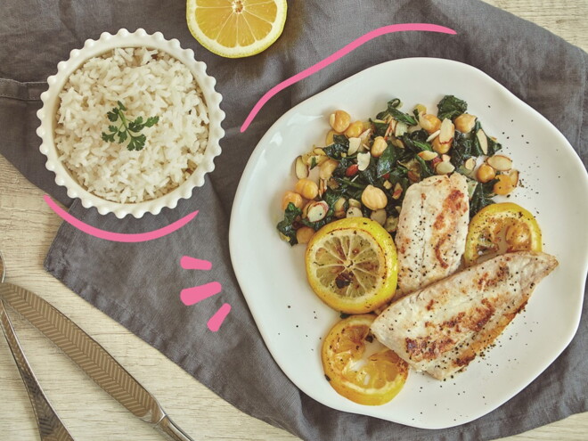 plato con pescado al limon y guarnicion de arroz plato con pescado al limon y guarnicion de arroz