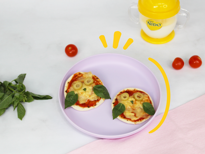 pizzitas saludables para bebé y vaso entrenador con leche nido pizzitas saludables para bebé y vaso entrenador con leche nido