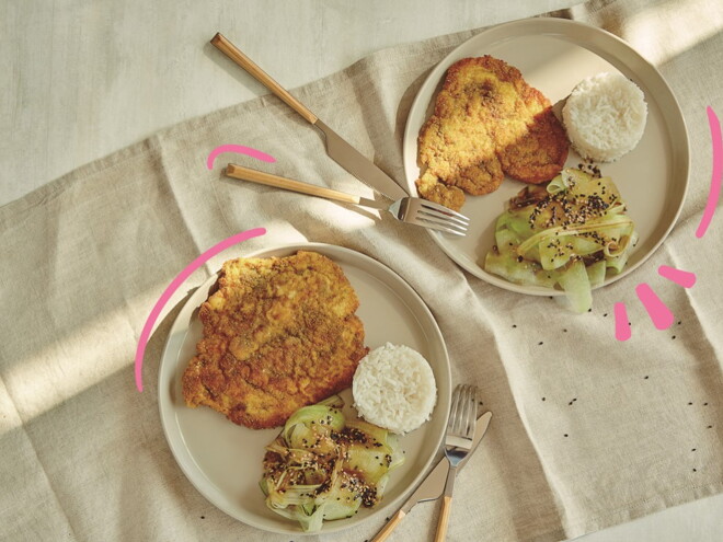 Pechuga de pollo en costra de semilla de calabaza con ensalada verde y arroz Recetas de comidas para embarazadas
