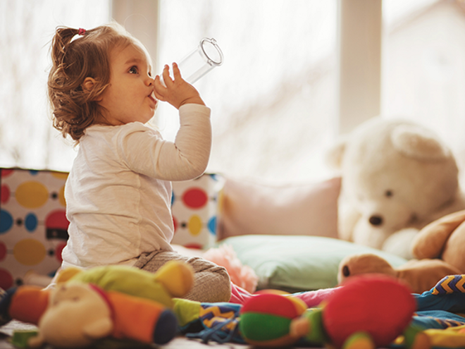 Conoce los nutrimentos que debes incluir en el menú diario de comida para niños Agrega nutrientes esenciales a la dieta de tu pequeño a partir de los 6 meses de edad