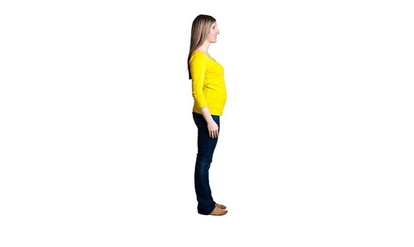 Joven embarazada de 0 a 13 semanas Joven embarazada de 0 a 13 semanas