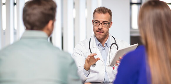 Lo más importante es acudir al médico para el control de la preeclampsia Consultar al médico si presentan síntomas de preeclampsia